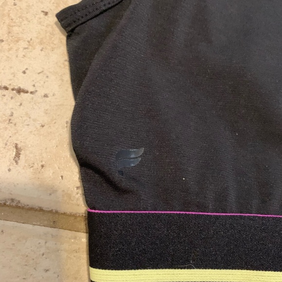 Fabletics Black Cropped Active Tank Top/Sports Bra- Crisscross Front - Size XS - Picture 2 of 5